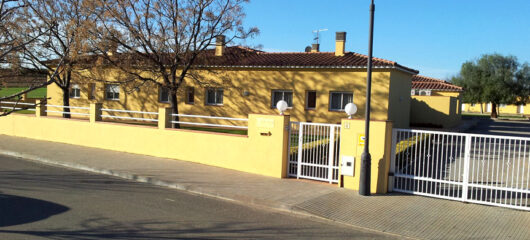 Exterior residencia 3 Residencia El jardi de l'Empordà